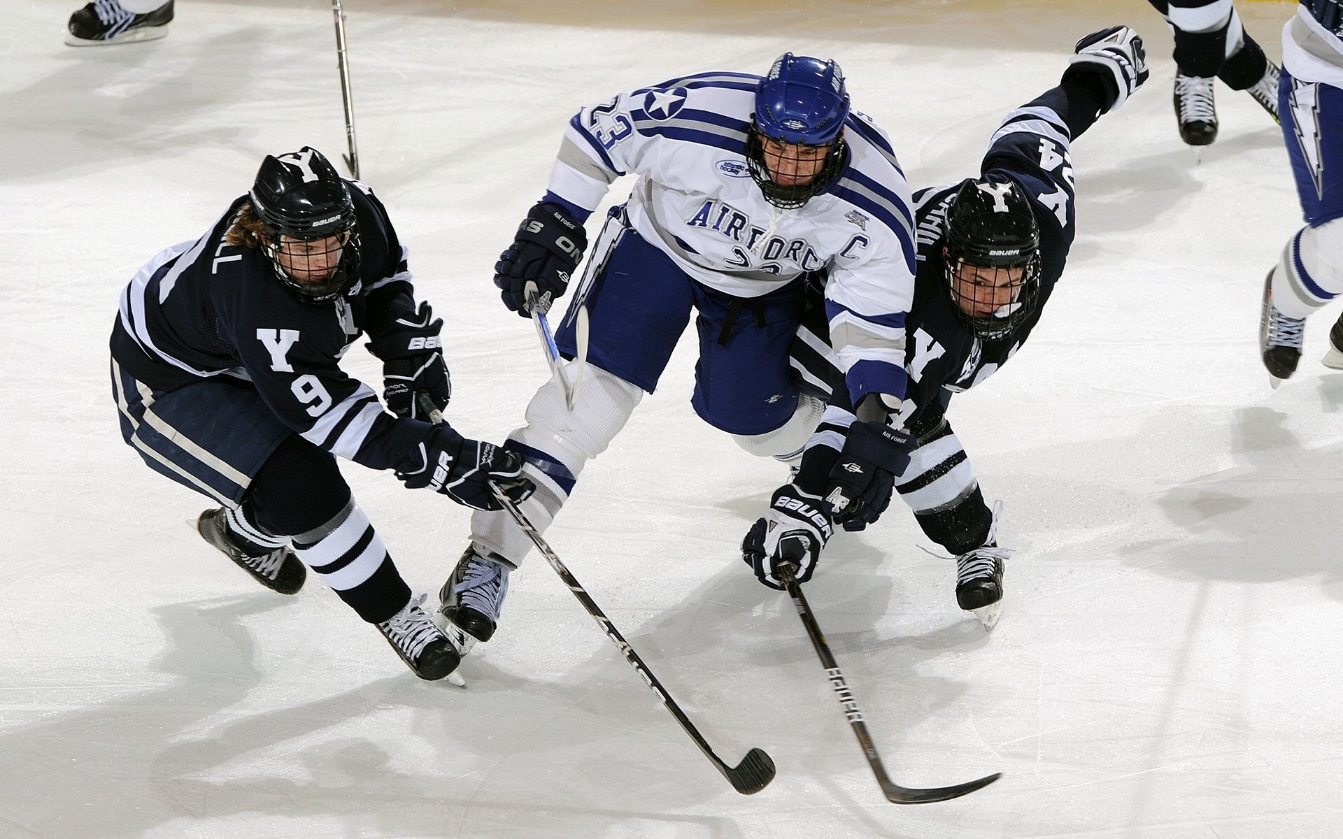 “西甲明星盛宴:攻防精彩纷呈,场面激烈”,西甲足球明星