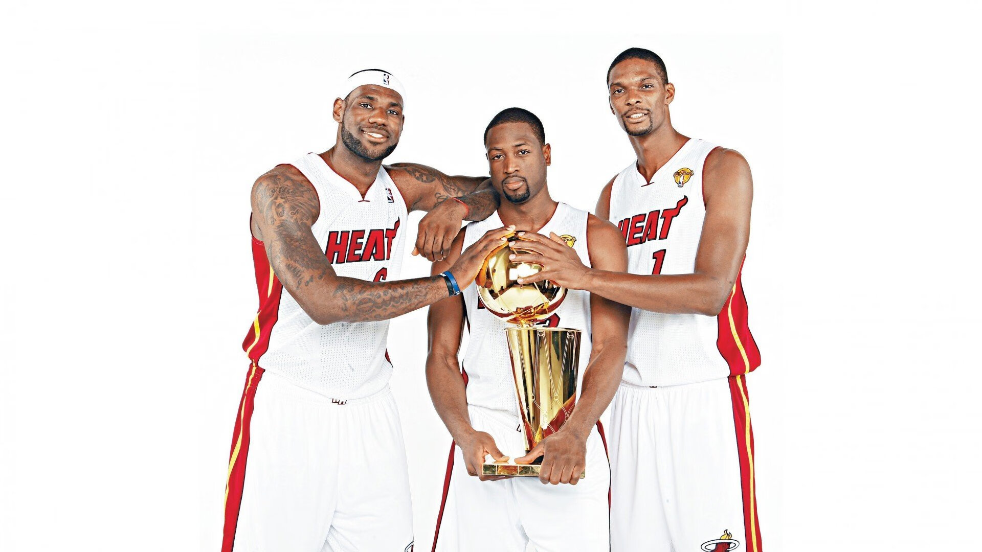 《虚拟偶像与电竞：未来娱乐新局面》，虚拟偶像是否利大于弊